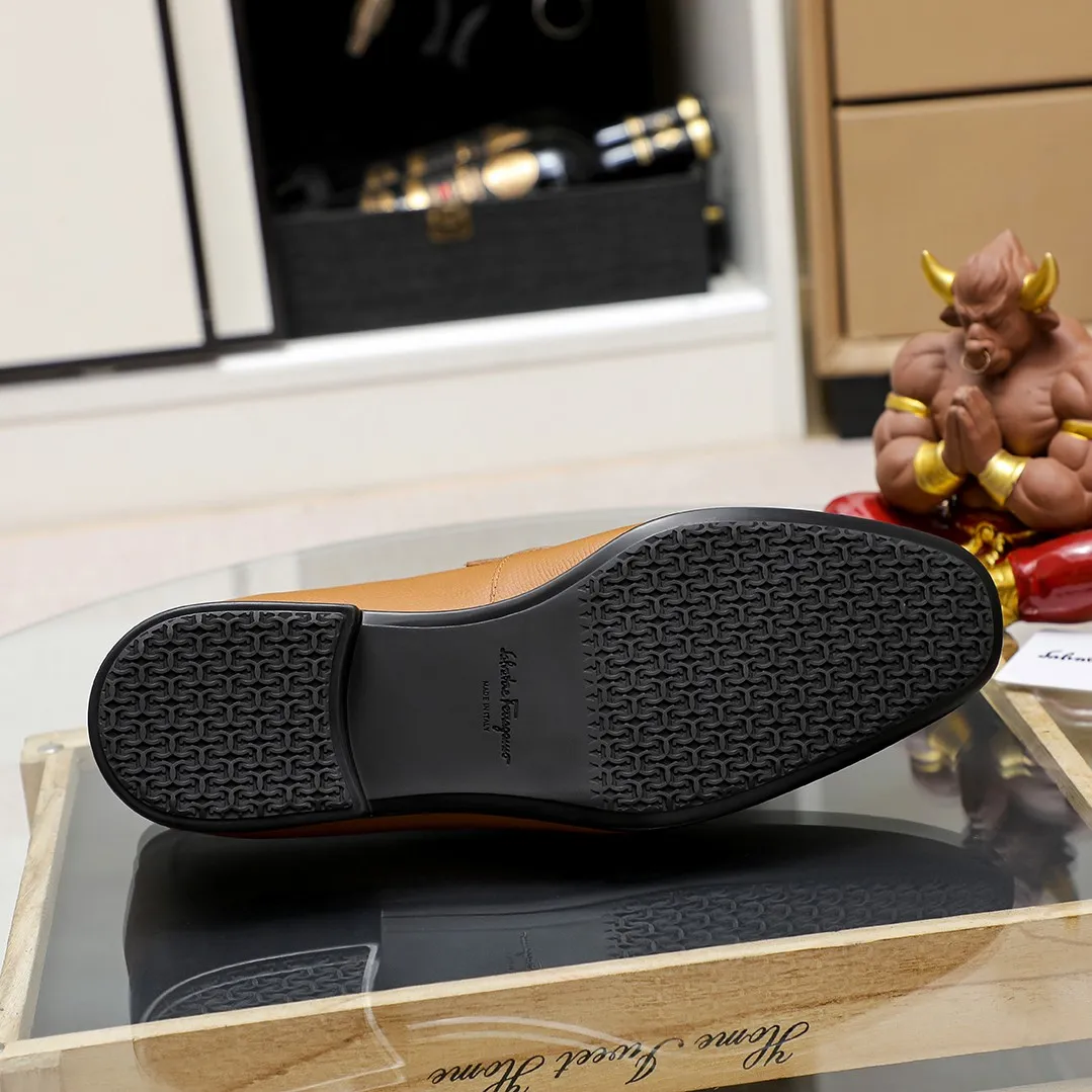 Men's shoes 💰600 🕷🕷🐂【Ferragamo】 Popular fashion casual shoes🇨🇳Official website counter 1:1 production, original mold opening💯Good quality can be seen, imported high-end first-layer pebbled calfskin, water-dyed🐂leather lining🌿very clear texture, high-quality waterproof, non-slip and wear-resistant outsole🎋high quality and low price, truly handmade🍓, 5 colors available! Code number 38-44 (45. To be customized)